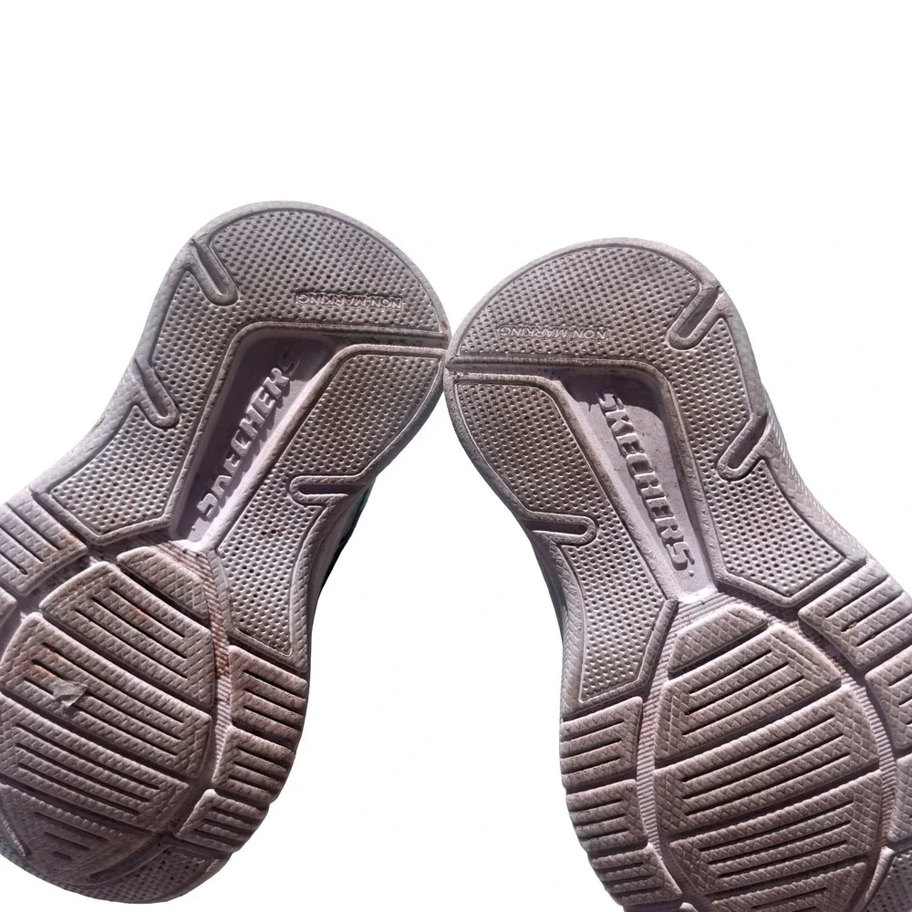 Skechers these sneakers